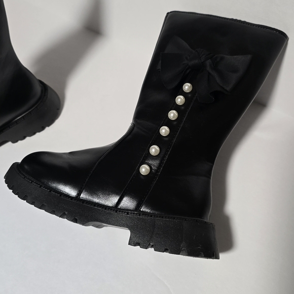 NWOT Girls' Black Boots with Bow and Pearl Detail, Size 32 (US 13) - Picture 9 of 11